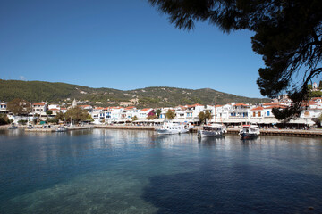 Fototapeta na wymiar The beautiful island of Skiathos, Greece, a global tourist destination