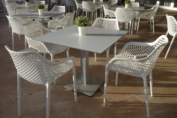 tables de restaurant vides gros plan
