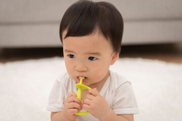赤ちゃん用歯ブラシで歯磨き練習