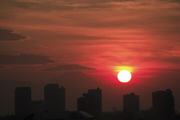 都会の夕景