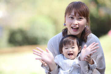 笑顔の親子