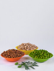 Fresh green Chickpea with dried Chickpea.