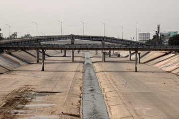 Tijuana Baja California México, 10 de septiembre de 2020. El rio Tijuana que fluye entre México y...
