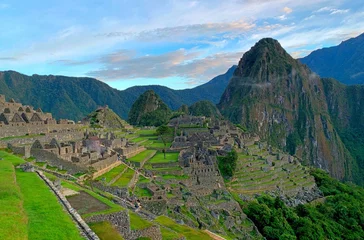 Fototapeten Legendary Machu Picchu, city of ancient inca in Peru. Famous peruvian landmark. Andes Mountains. Huayna Picchu. © OLENA