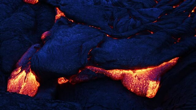 Pāhoehoe lava flows from Puʻu ʻŌʻō  volcanic cone on Kīlauea volcano's East Rift Zone in Hawaiʻi. Shield volcano, Hawaii hotspot, Pacific plate. Basaltic / Basalt
