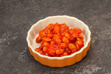 Baked kidney with tomato and pepper