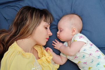 Mom and baby sleep together