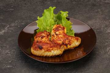 Roasted chicken wings with spices