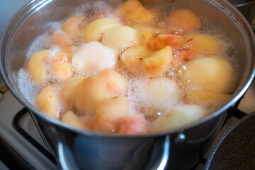 pot of boiling peeled apples