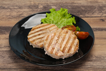 Grilled tuna steak with kumato