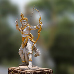 Indonesien-Bali;  Statue der hinduistischen Gottheit Lord  " Rama " , verehrt als Brahman.