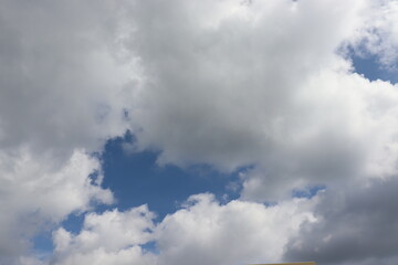 日本の入道ヶ岳と呼ばれる山の山頂の絶景。みんなに伝えたい。