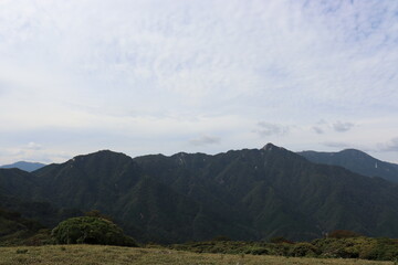 Fototapeta na wymiar 日本の入道ヶ岳と呼ばれる山の山頂の絶景。みんなに伝えたい。