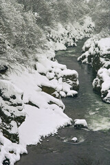 雪の赤芝峡