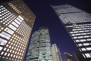 Fototapeta na wymiar 高層ビルの夜景