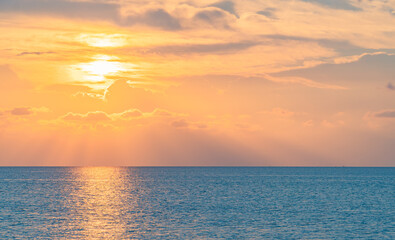 Naklejka premium sunset on the sea