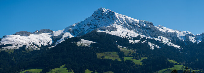 Kitzbüheler Horn mit ersten Schnee im September Panorama