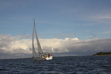Obraz premium Segelboot auf dem Meer