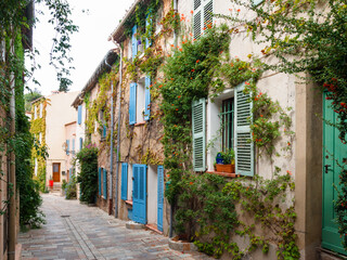 Fototapeta na wymiar Street in Grimaud village, Cote d'Azur, Provence, southern France