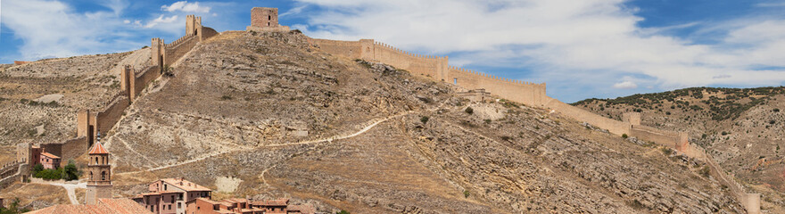 Fototapeta na wymiar Panoramic View of the Walls of Albarracin