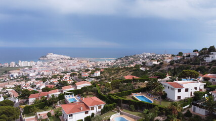 vistas desde el cielo de pe&ntilde;iscola. ciudad historica para veranear