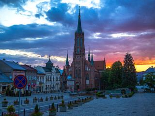 Grybów, rynek o poranaku © Piotr Gaborek 