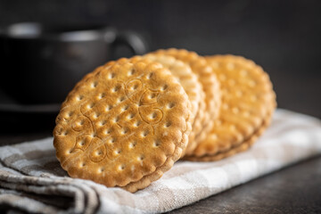 Sweet sandwich cookies