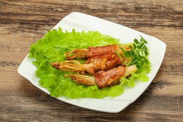 Roasted enoki mushrooms with bacon