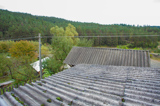 houses with asbest or asbestos on the roof