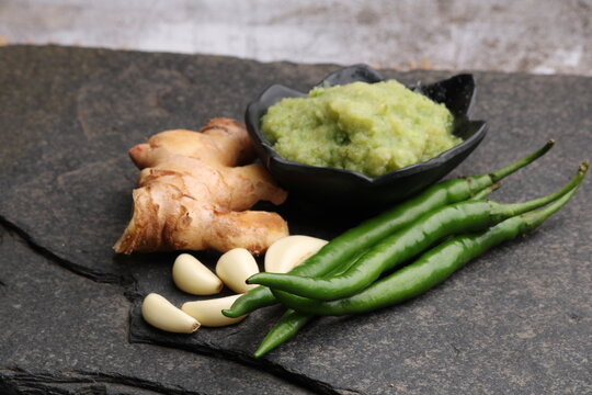 spice green curry paste ingredient. garlic, ginger and chili.