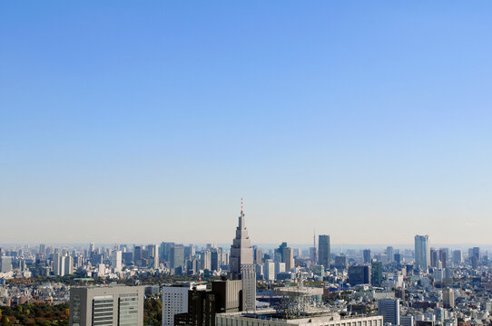 東京の街並み © Paylessimages
