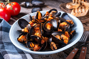 Spicy Cajun Mussels