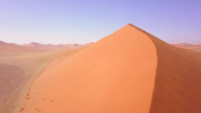 Luftaufnahme Drohnenaufnahme D&uuml;ne Sossusvlei Namibia W&uuml;ste Namib