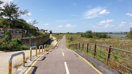 Bicycle path in Pyeongtaek Korea.jpg