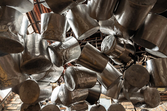 Cans and tins