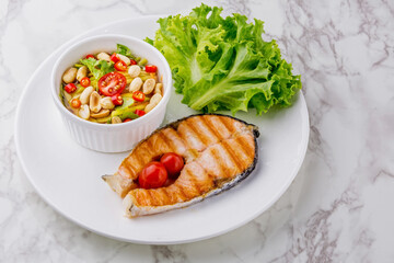 Spicy fried salmon salad