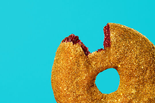 golden glitter donut
