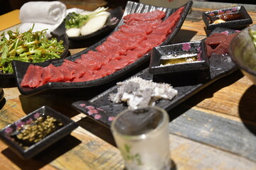 회식자리 육회 모습