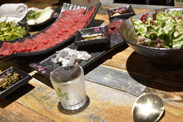 회식자리 육회 모습