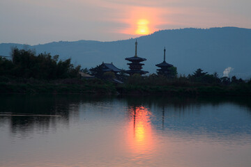 夜明けの薬師寺