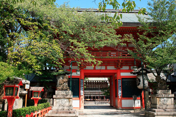 八坂神社能南門