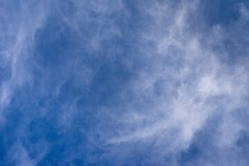 Obraz premium feathery clouds in the blue sky summer