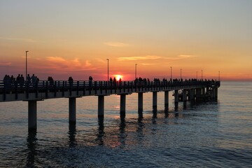 Obraz premium sunset at the pier