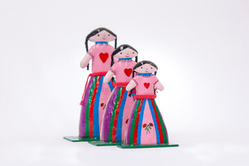 Muñecas de papel colores, corazón, trenzas, tradicional.