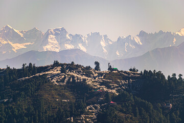 landscape view of himalyan mountains from hatu peak,narkanda