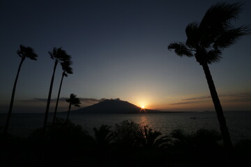 桜島と朝日
