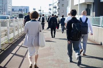 朝の通勤時間、日常