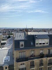 Paysage urbain vue depuis un toit d'immeuble à Paris