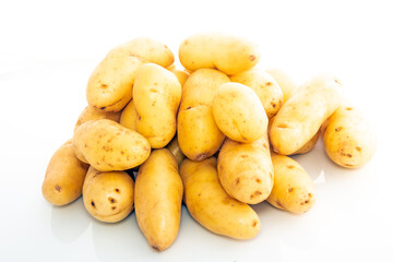 Pommes de terre nouvelles.