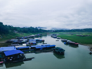 Naklejka premium Sapan mon bridge at morning,located in Sangkhlaburi District,Kanchanaburi,Thailand